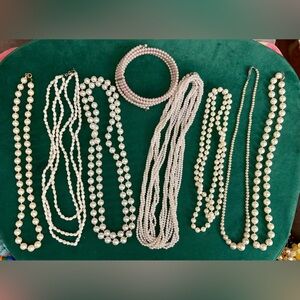 Lot of 1 Freshwater Pearl Necklace, 6 Faux Pearl Necklaces and 1 Faux Bracelet